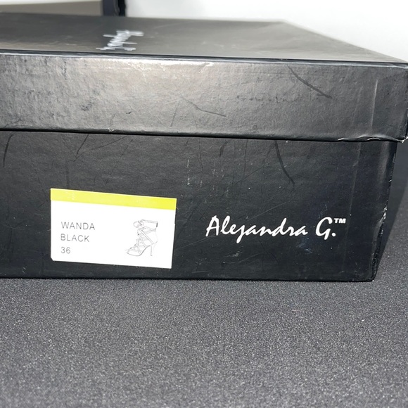 Alejandra G. Heels - Picture 6 of 8